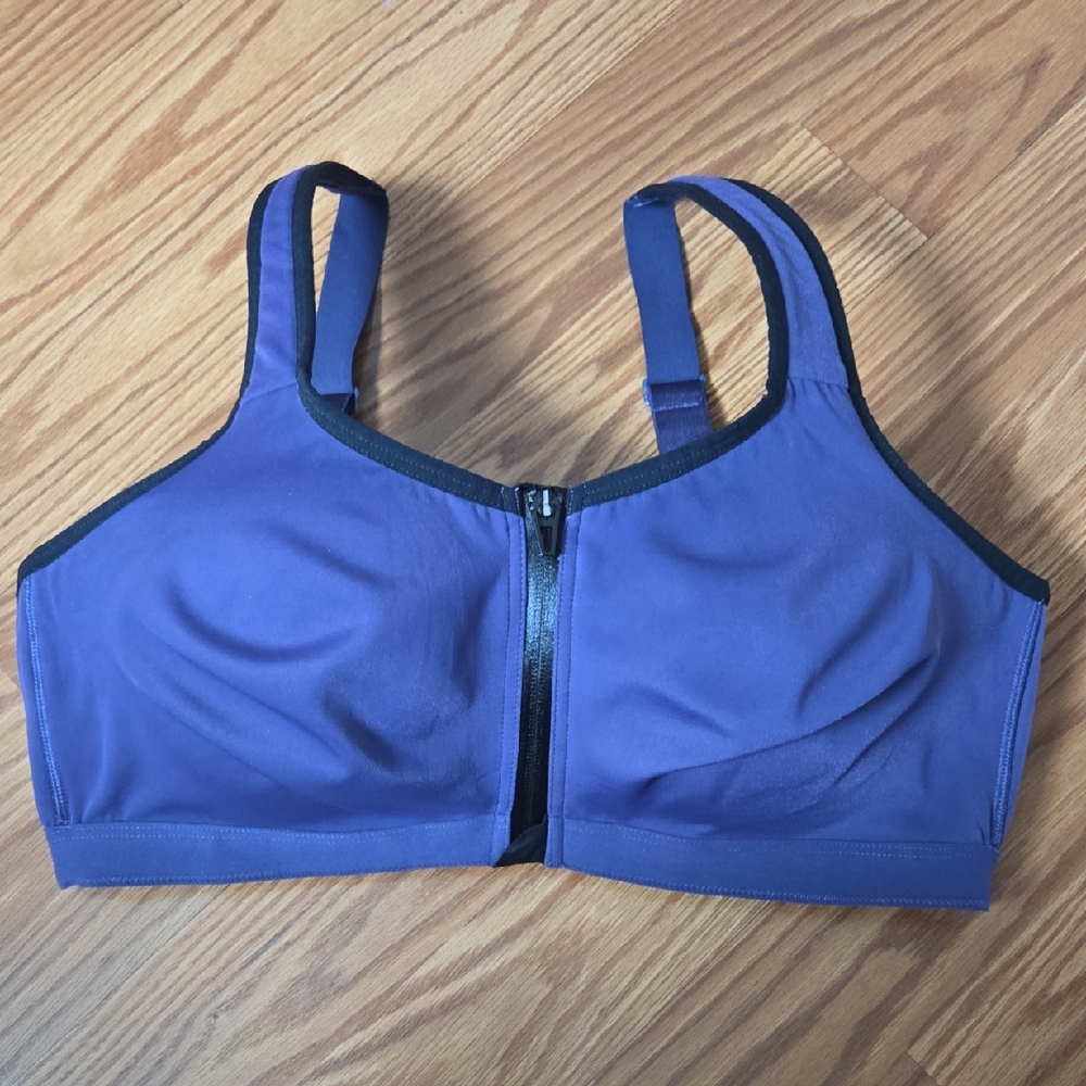 Victoria's Secret Knockout  Front-Zip Sports Bra